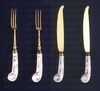 Zwei_Messer_und_zwei_Gabeln.jpg